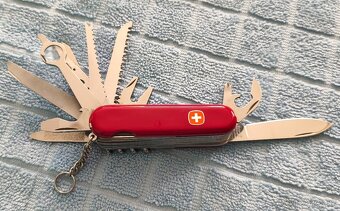 Wenger Delémont Classic 28 - 5