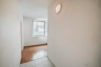 Ponúkame na PRENÁJOM 1 izbový byt na ulici Komenského 16 - 5