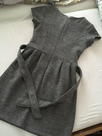 Sivé šaty s krátkym rukávom - 5