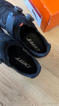 Dmt SH10 velkost 44 top karbonove tretry 5x pouzite - 5