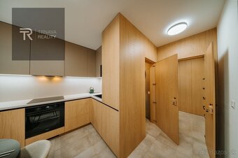 CENTRUM MESTA TRNAVA, KOMPLETNE ZARIADENÝ BYT NA KAPITULSKEJ - 5