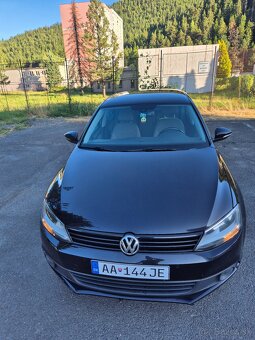 Volkswagen Jetta - 5