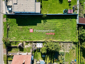 Na predaj stavebný pozemok 883 m2 so stavebným povolením - 5