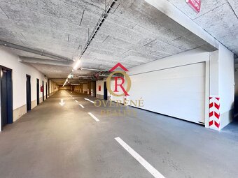 Exkluzívna dvojgaráž s vlastným vstupom a bránou HÖRMANN – j - 5