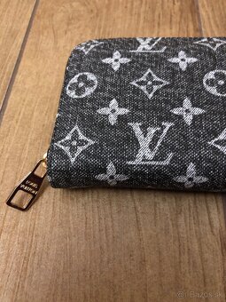 DAMSKA PEŇAŽENKA …NOVA - 5