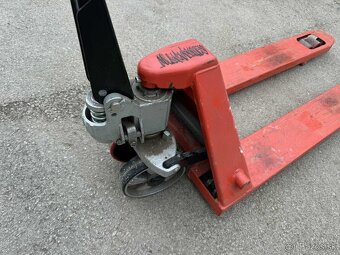 Ponúkam na predaj paletový vozík 2500 - 5