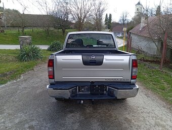 Nissan Navara 2,5 TDi 4x4 - 5