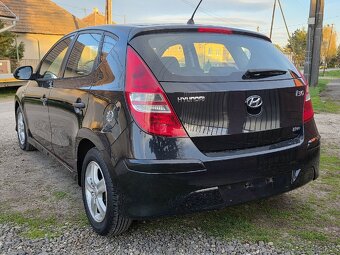 Hyundai i30 1.6 CRDi Facelift mod. 2011 Nová STK SK ŠPZ - 5