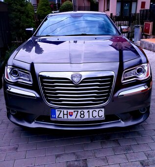 Lancia thema / chrysler 300 - 5