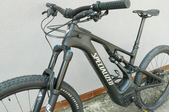 Predám elektrický bicykel Specialized Levo Comp karbom L - 5