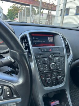 Opel Astra J benzín-combi - 5
