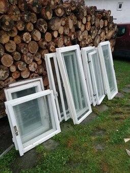 Okná - Hliníkovo/kovové (2-sklo), drevené - 5