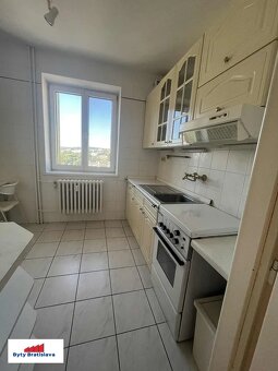 Prenajmem 2 izb.byt s terasou na Hradnom kopci BA. - 5