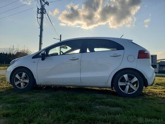 Kia Rio - 5