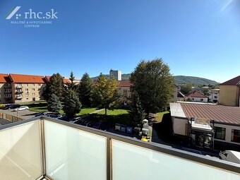 2-IZBOVÝ BYT V TICHEJ LOKALITE V CENTRE MESTA - SOV. HRDINOV - 5