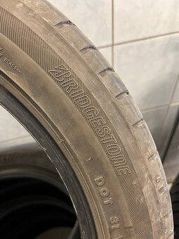 Predám 235/45R18 letné - 5