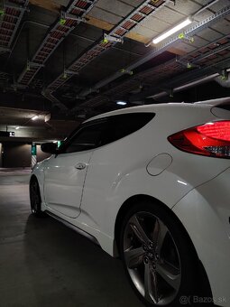 Hyundai Veloster Turbo - 5
