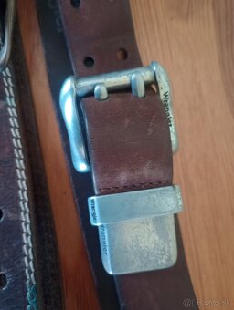 Staré retro kožené značkové opasky. - 5