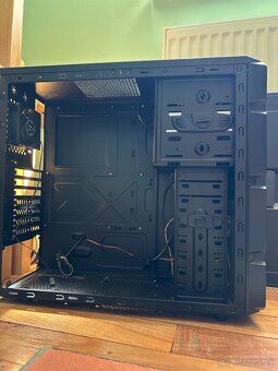Skrinka, HDD a ventilátor - 5