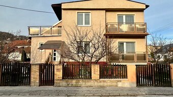 SEVER - ČERMEĽ - DOBŠINSKÉHO 5 IZBOVÝ POSCHODOVÝ RODINNÝ DOM - 5