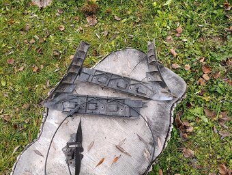 Zámok prednej kapoty Superb1 2005 - 5