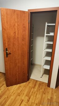 Interiérové dvere + zárubne – 5 kusov – 100 € (rýchlo 80 €) - 5
