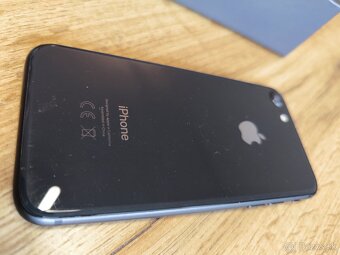 iPhone 8 – 128 GB – čierny - 5