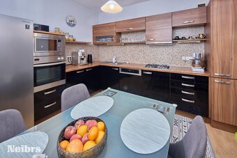 Neibrs | predaj (6) izbový dvojgeneračný rodinný dom s veľk - 5