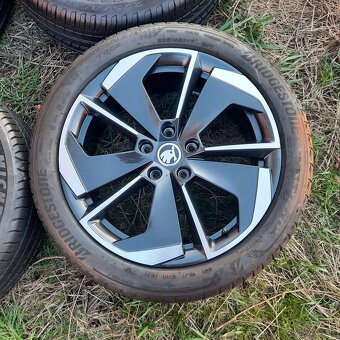 Comet Škoda zimní Octavia 4 VRS Superb Karoq R18 VW Audi - 5