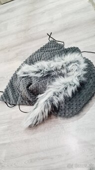 Predám obojstranný uni handmade fusak - nánožník + kožušinka - 5