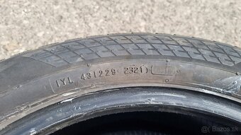 Predám zimne pneu Nokian 205/55 R17 - 5