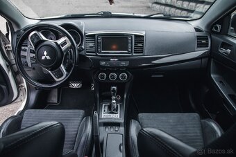 Mitsubishi Lancer Evo X - 5