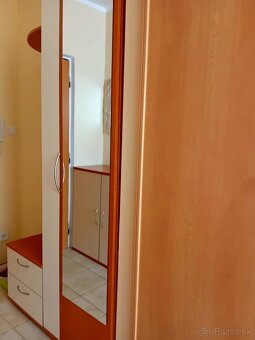 Ponúkam na prenájom príjemný, slnečný 1,5 izbový byt, blíz - 5