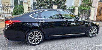 Hyundai Genesis 3.8 V6 4x4 - 5