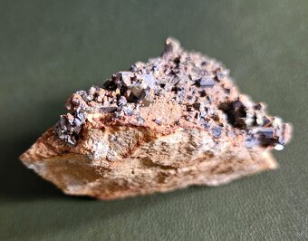 Polymetál: chalkopyrit, sfalerit, galenit, kalcit, krem.z BŠ - 5