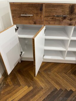 Komoda s kartáčovaným drevom - 5