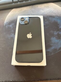 Predám iPhone 13 128GB black - 5