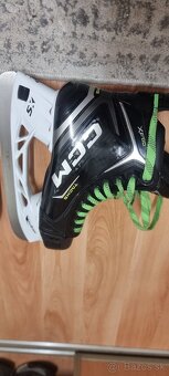 Predám len odskúšané korčule CCM XF80 Senior Regular - 5