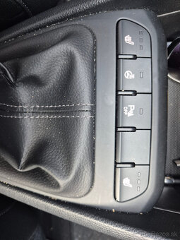 Kia Stonic 62kw r.2022 silver - 5