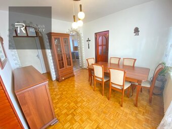 Cena dohodou. Veľký 6 izbový rodinný dom, pozemok 1021 m2, P - 5