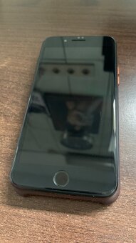 Predám iPhone 7 plus 128GB Black - 5