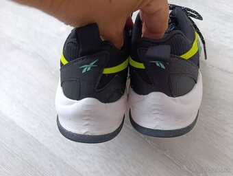 Dámske bežecké tenisky do terénu Reebok ...veľ. 39 - 5