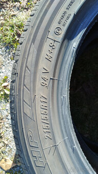 Gumy 215/55R17 94V - 5