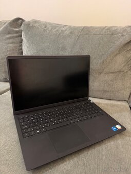 Predám notebook Dell Vostro 15 3530 - 5