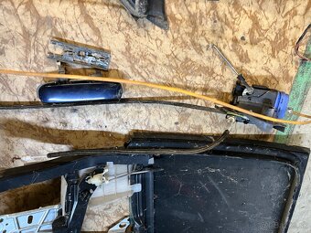 Stahovanie okna audi a4 b5,5 b5 - 5