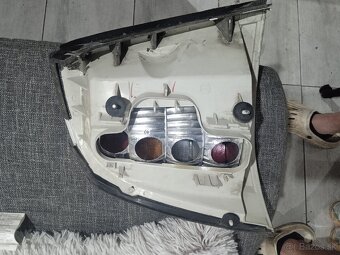 Predam zadne spolujazdcove svetlo na opel astra G rok 2002 - 5