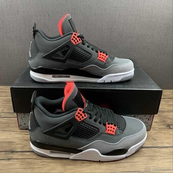 Nike Air Jordan 4 4 - 5