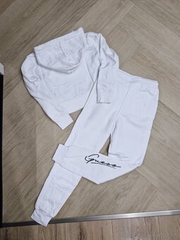 NOVA Guess biela smotanova a biela teplakova suprava - 5