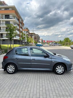 Predám Peugeot 206+ 1.4 Benzín - 5