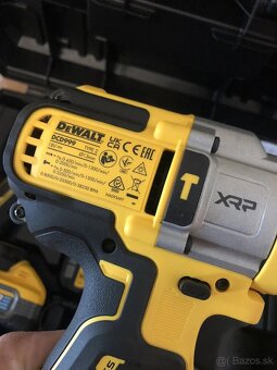 DEWALT DCK2052H2T set
- 5